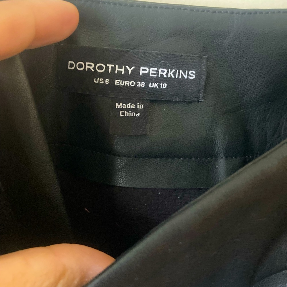 Dorothy Perkins faux leather skirt - Picture 3 of 5